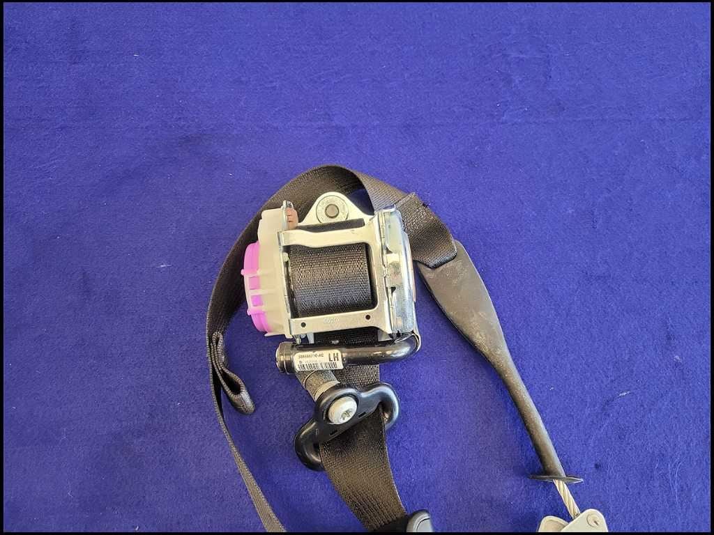 2015 - 2017 Ford Mustang GT S550 Driver Coupe Front Seatv Belt Retractor 2694 - The Parts Farm