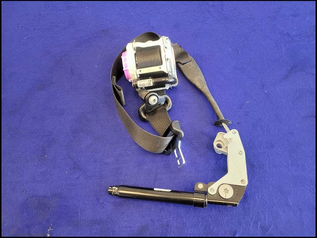 2015 - 2017 Ford Mustang GT S550 Driver Coupe Front Seatv Belt Retractor 2694 - The Parts Farm