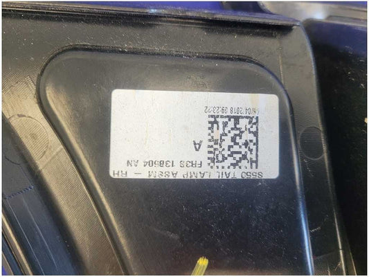 2015-2020 Ford Mustang Shelby GT350 Passenger Rear Taillight Lamp Light 2711