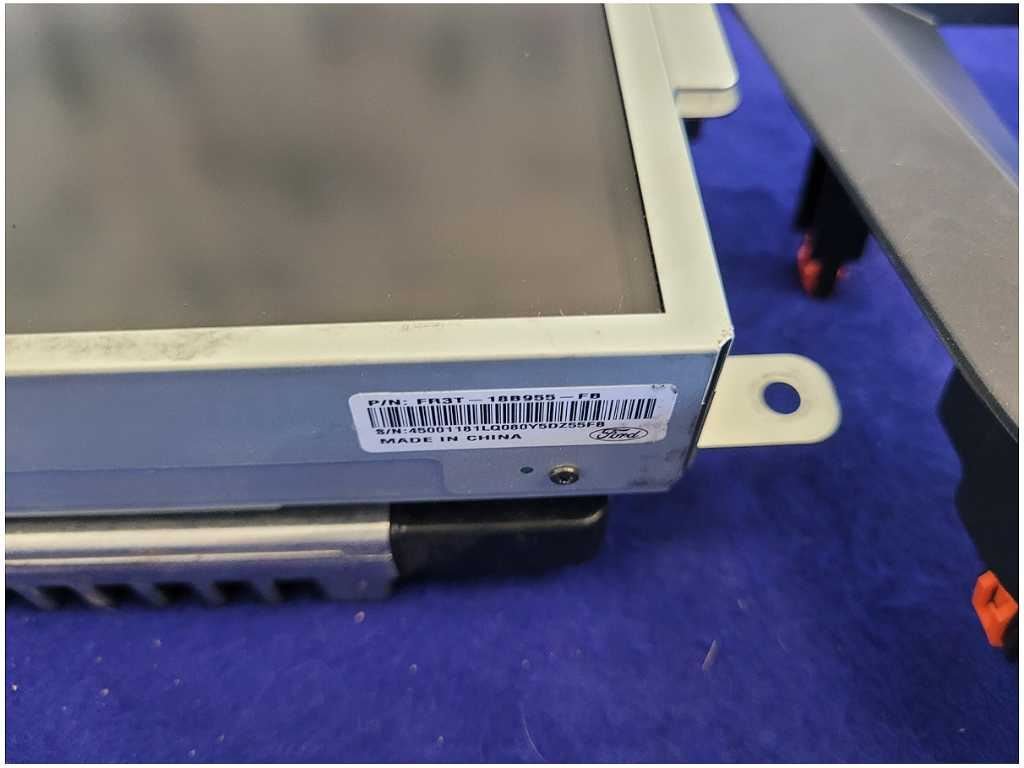 2015 Ford Mustang GT Radio Sync Navigation Receiver Info Screen Heat Cool 2718 - The Parts Farm