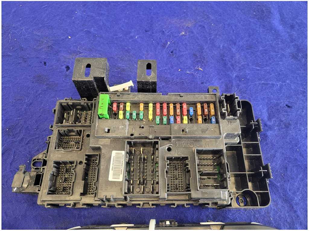 2015 Ford Mustang GT S550 Gauge Cluster Speedometer M/T MPH Dash 76k Miles 2750 - The Parts Farm