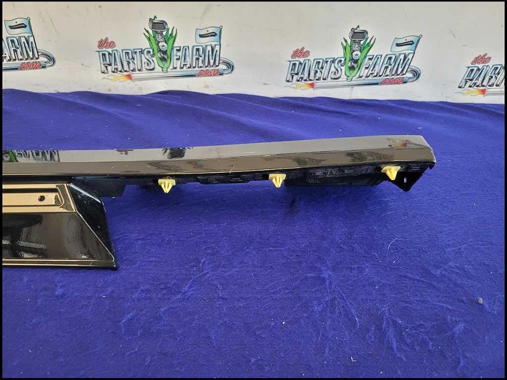 2016 - 2024 Chevrolet Camaro SS Driver Left Lower Rocker Panel Molding C43 - The Parts Farm