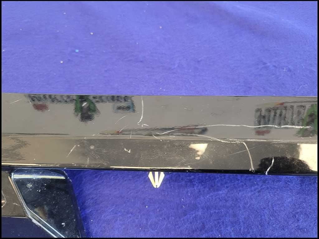 2016 - 2024 Chevrolet Camaro SS Driver Left Lower Rocker Panel Molding C43 - The Parts Farm