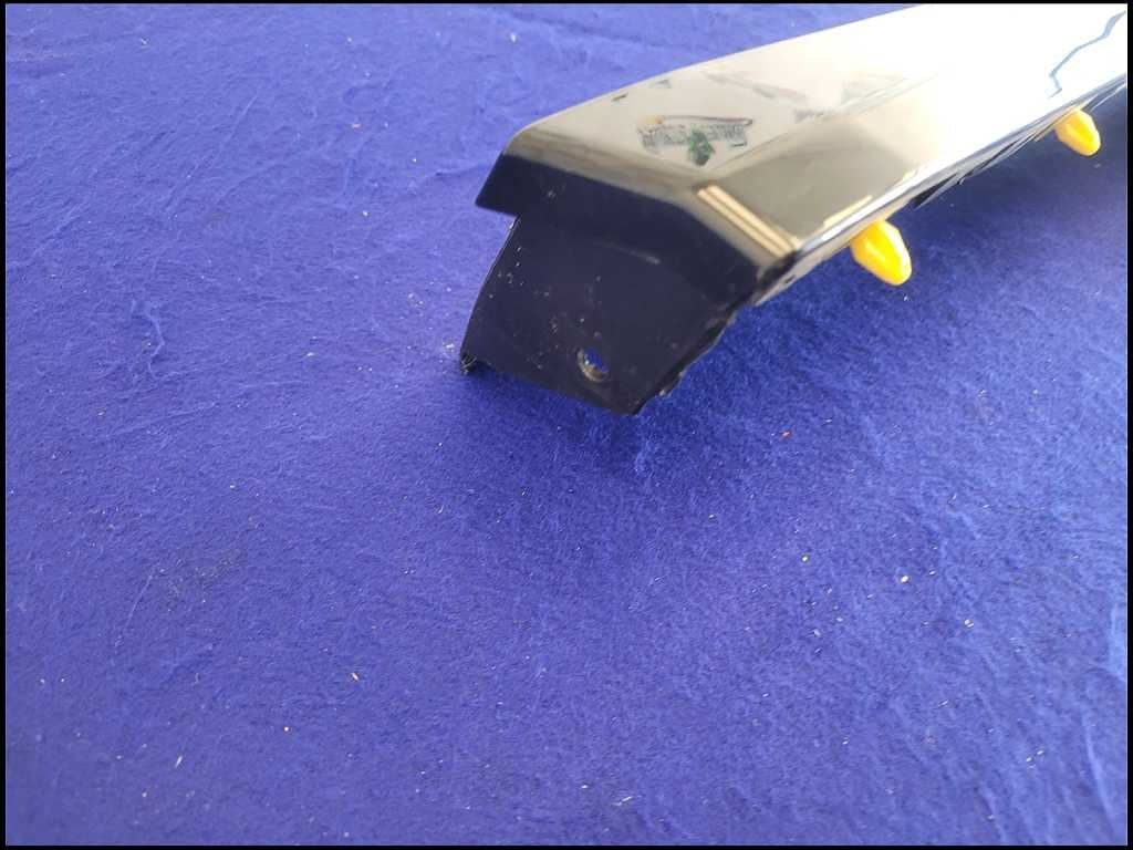 2016 - 2024 Chevrolet Camaro SS Passenger Lower Rocker Panel Molding C43 - The Parts Farm