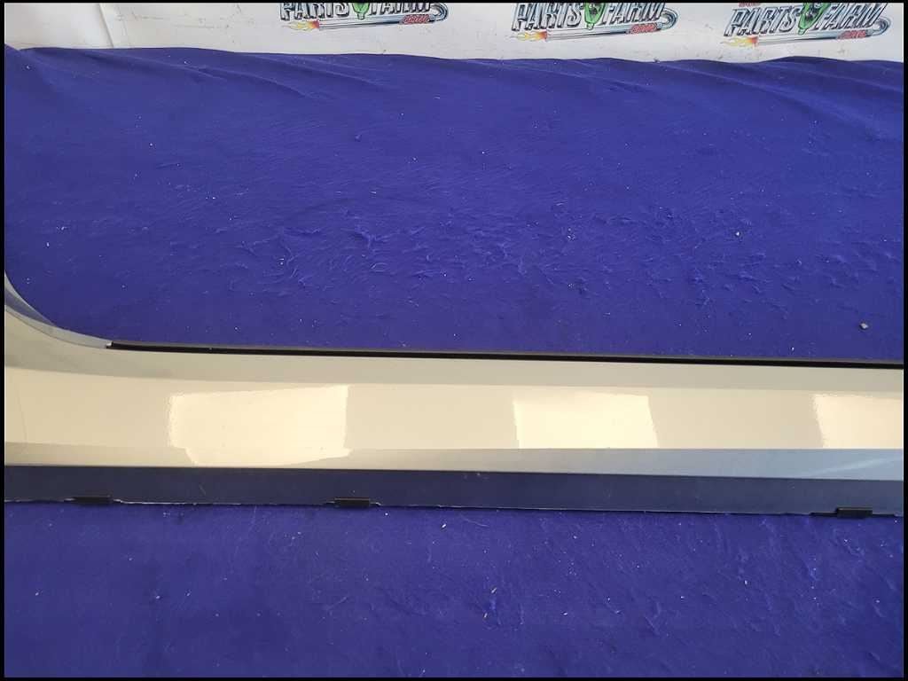 2016 - 2024 Chevrolet Camaro SS Passenger Lower Rocker Panel Molding C43 - The Parts Farm