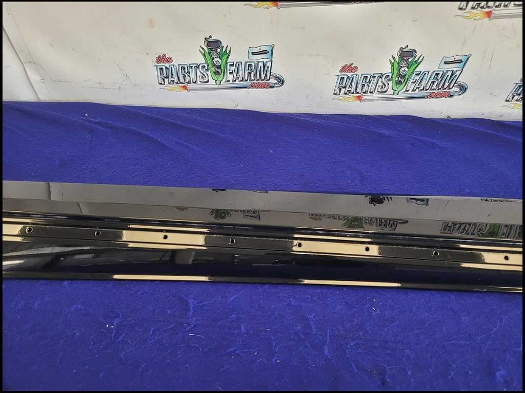 2016 - 2024 Chevrolet Camaro SS Passenger Lower Rocker Panel Molding C43 - The Parts Farm