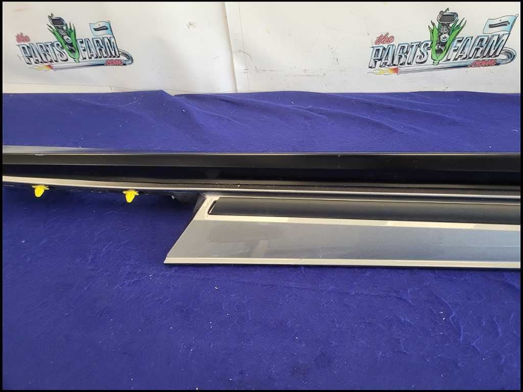 2016 - 2024 Chevrolet Camaro SS Passenger Lower Rocker Panel Molding C43 - The Parts Farm