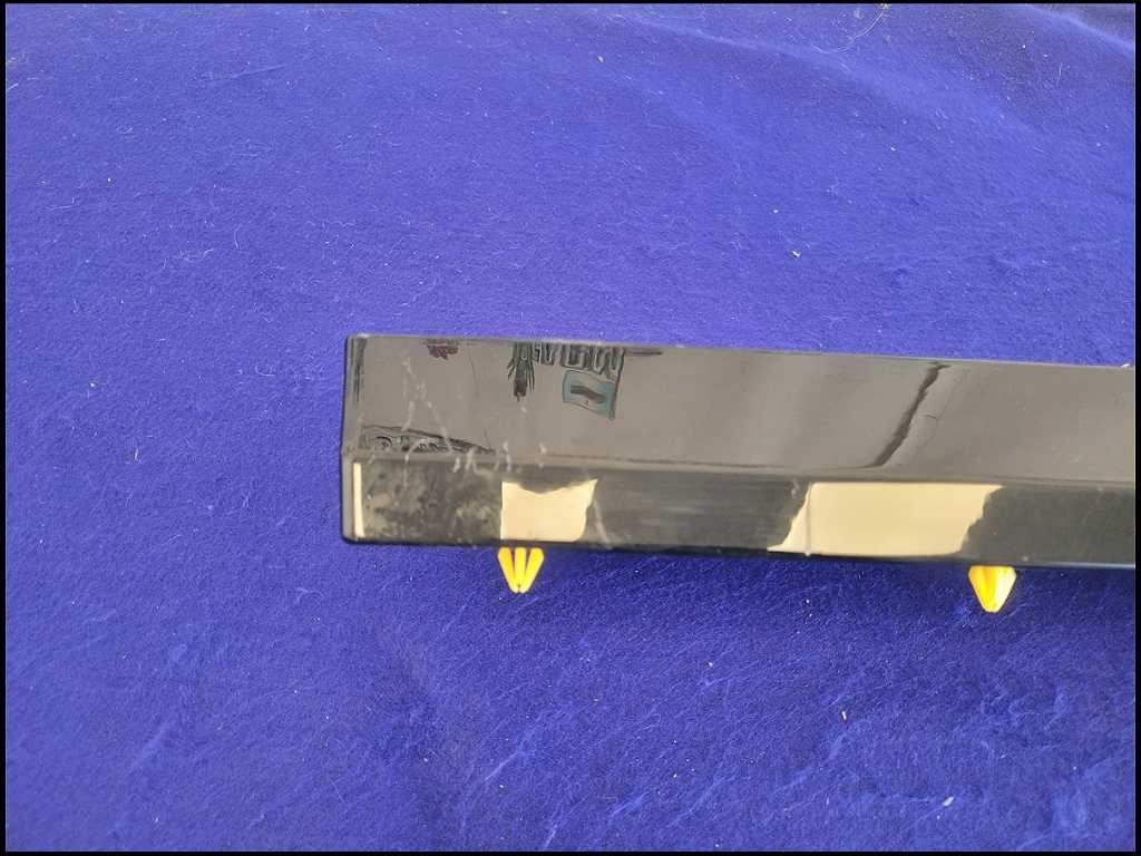 2016 - 2024 Chevrolet Camaro SS Passenger Lower Rocker Panel Molding C43 - The Parts Farm