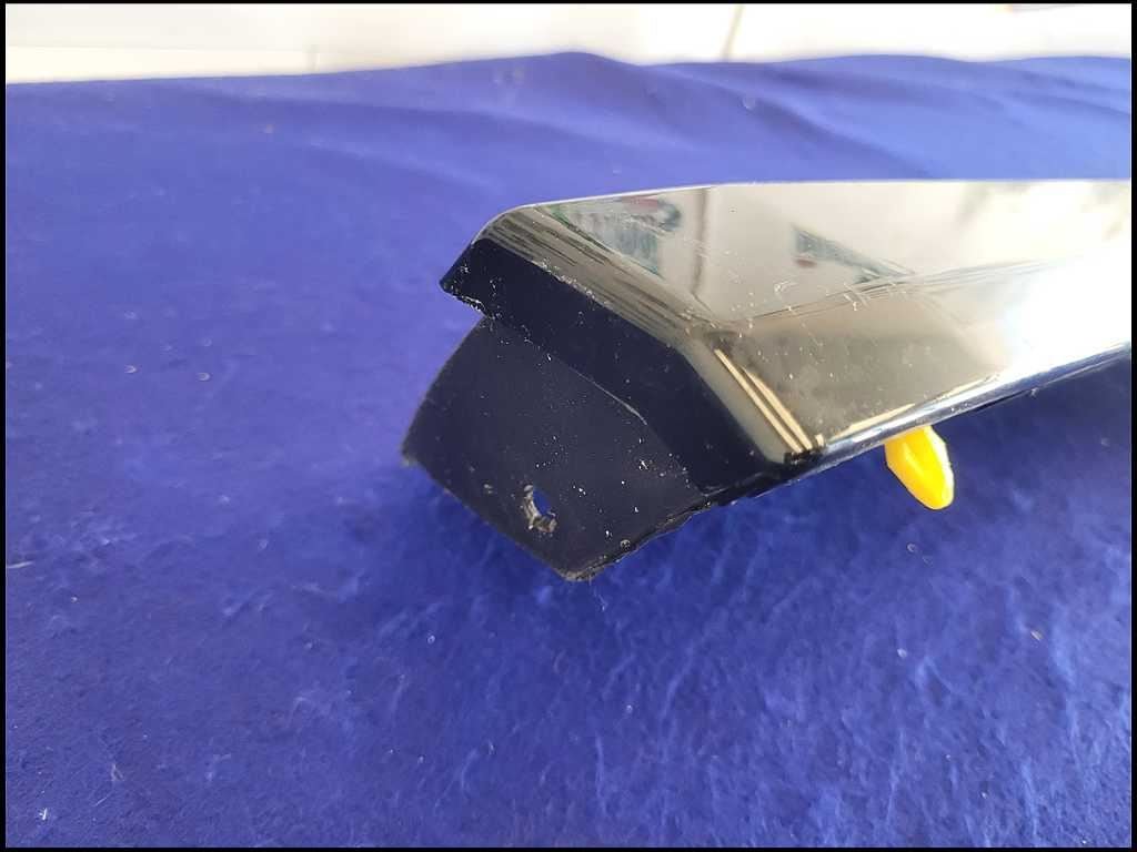 2016 - 2024 Chevrolet Camaro SS Passenger Lower Rocker Panel Molding C43 - The Parts Farm