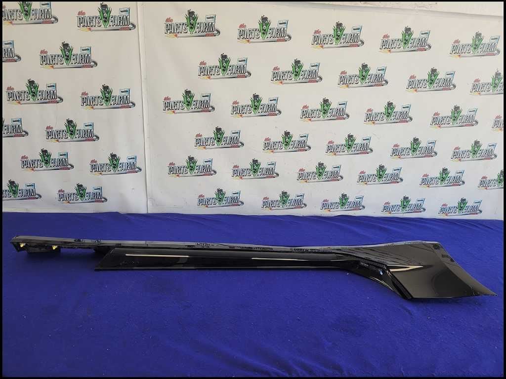 2016 - 2024 Chevrolet Camaro SS Passenger Lower Rocker Panel Molding C43 - The Parts Farm
