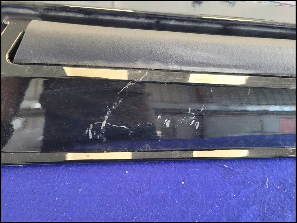 2016 - 2024 Chevrolet Camaro SS Passenger Lower Rocker Panel Molding C43 - The Parts Farm