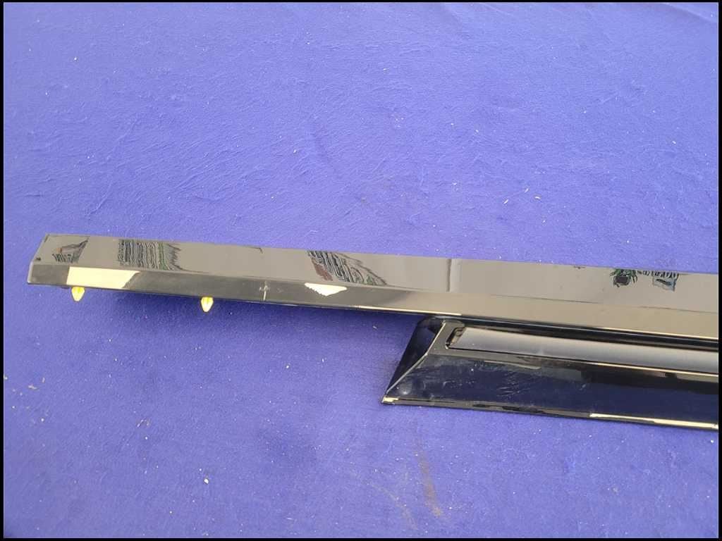 2016 - 2024 Chevrolet Camaro SS Passenger Lower Rocker Panel Molding C43 - The Parts Farm