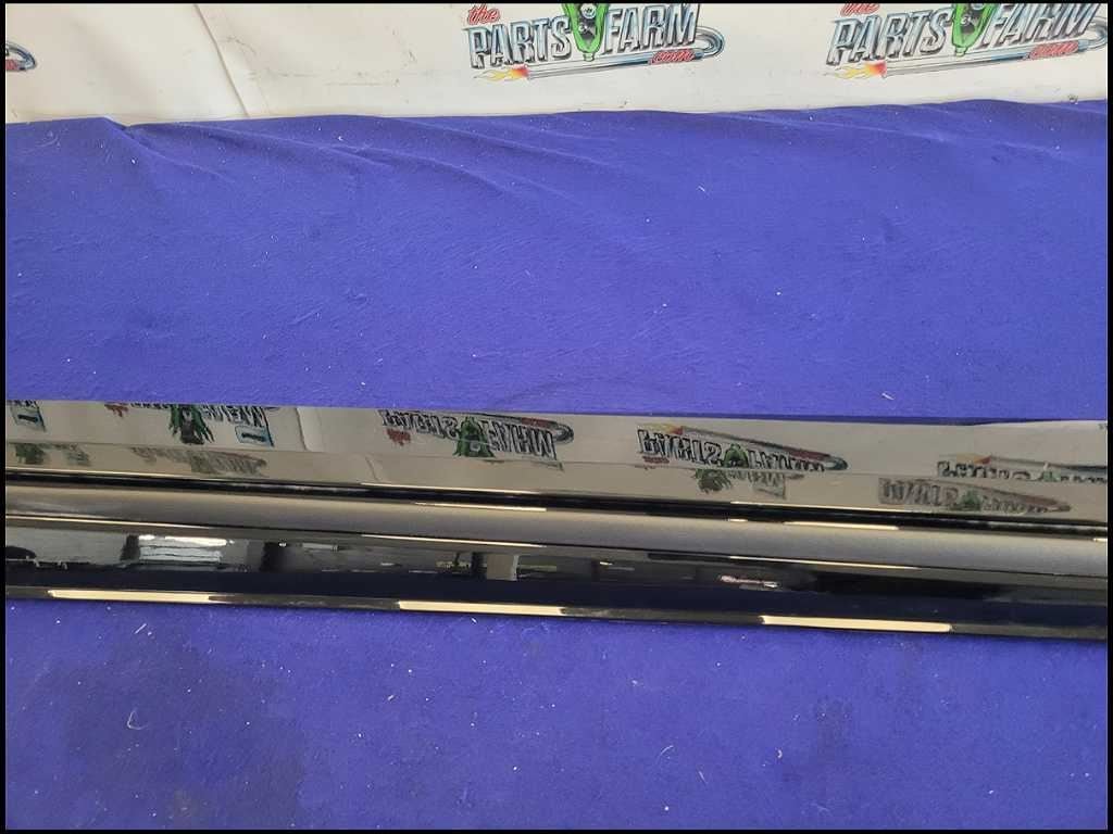 2016 - 2024 Chevrolet Camaro SS Passenger Lower Rocker Panel Molding C43 - The Parts Farm