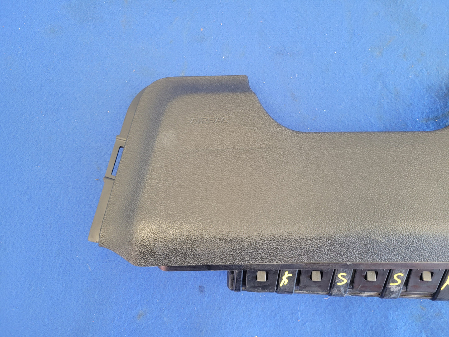 2018-2023 Ford Mustang GT S550 Driver Lower Knee Air Bag 2494 - The Parts Farm