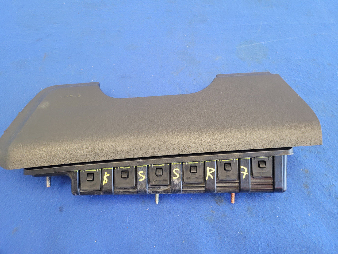 2018-2023 Ford Mustang GT S550 Driver Lower Knee Air Bag 2494 - The Parts Farm