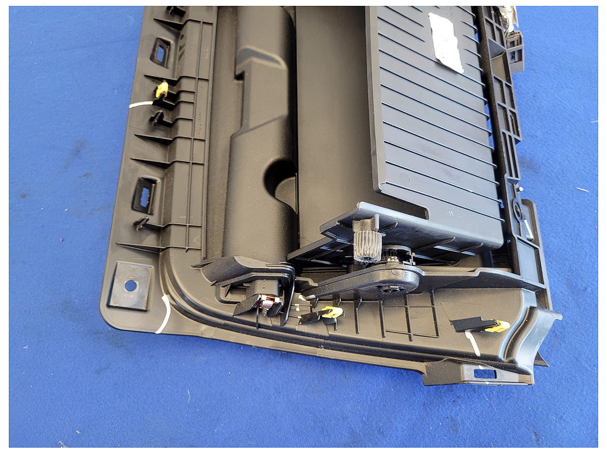 2015-2017 Ford Mustang GT S550 Passenger Air Bag Glove Box Right Dash 2566 - The Parts Farm