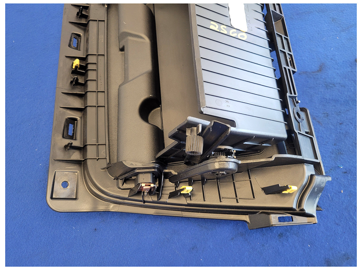 2018-2023 Ford Mustang GT S550 Glove Box Passenger Air Bag Dash 2560 - The Parts Farm