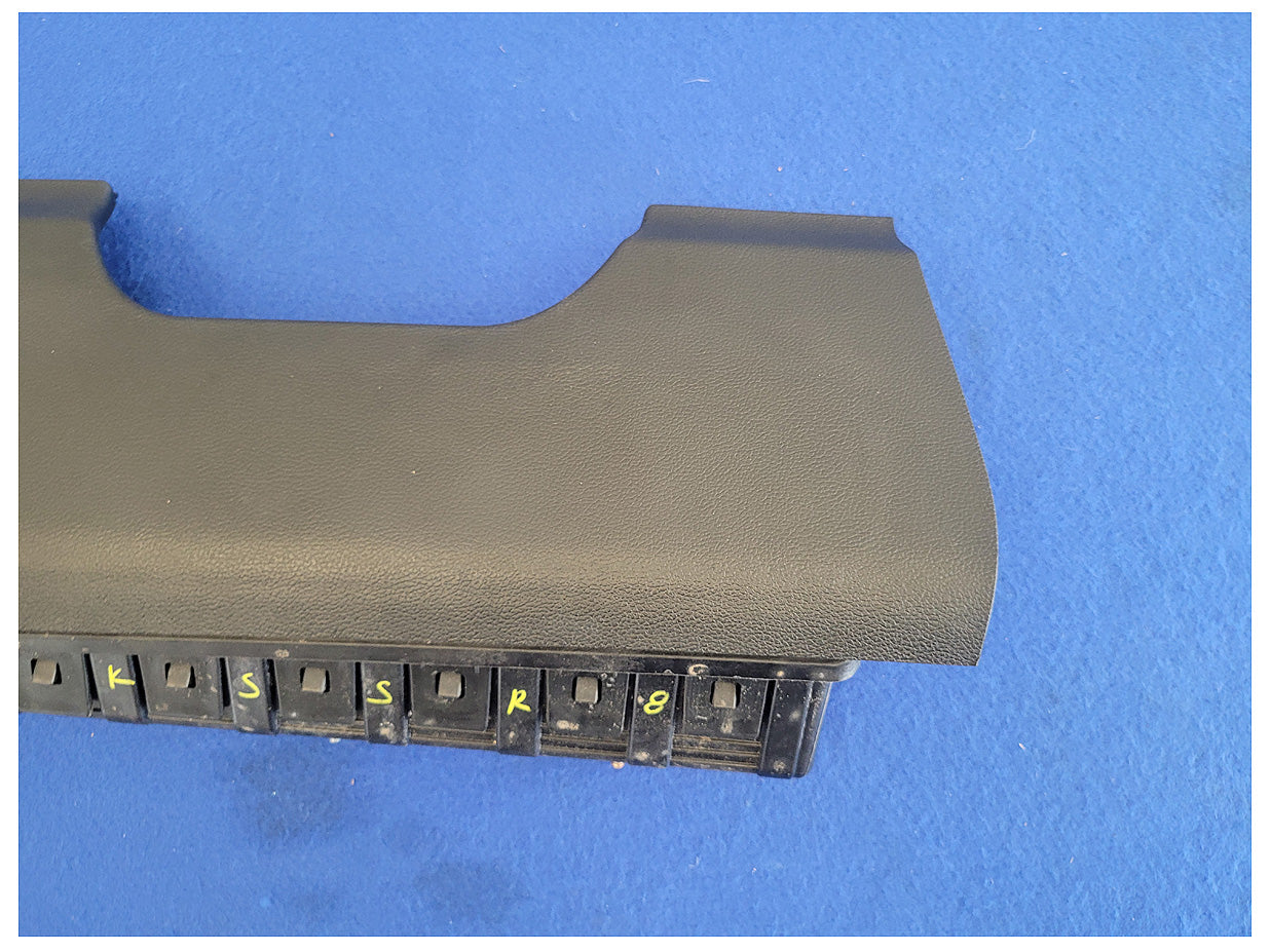 2018-2023 Ford Mustang GT S550 Driver Lower Knee Air Bag Dash Left LH 2587 - The Parts Farm