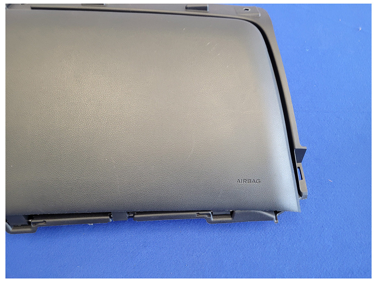 2018-2023 Ford Mustang GT S550 Air Bag Passenger Lower Dash Knee Right 2622 - The Parts Farm