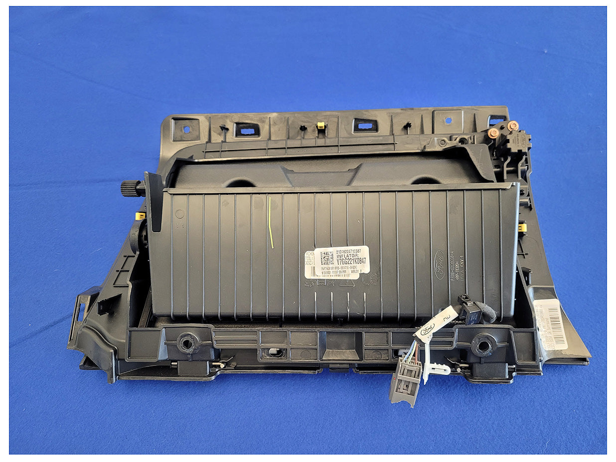 2018-2023 Ford Mustang GT S550 Air Bag Passenger Lower Dash Knee Right 2622 - The Parts Farm