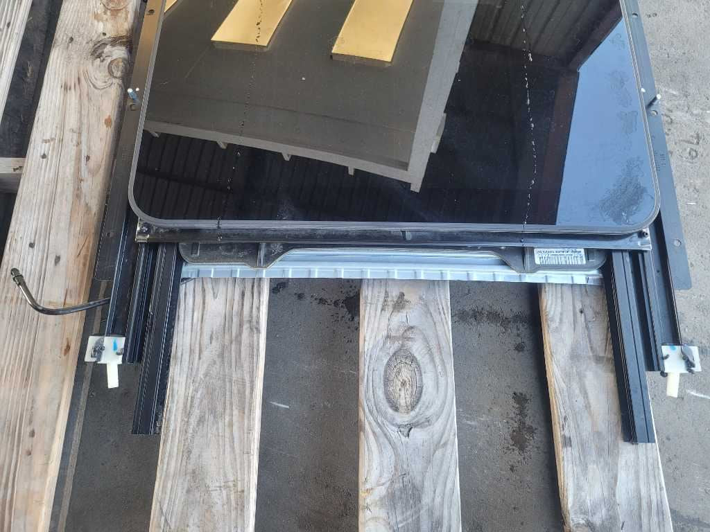 2010-2015 Chevrolet Camaro SS Sunroof Glass Window Upper Roof Frame Track 2592 - The Parts Farm