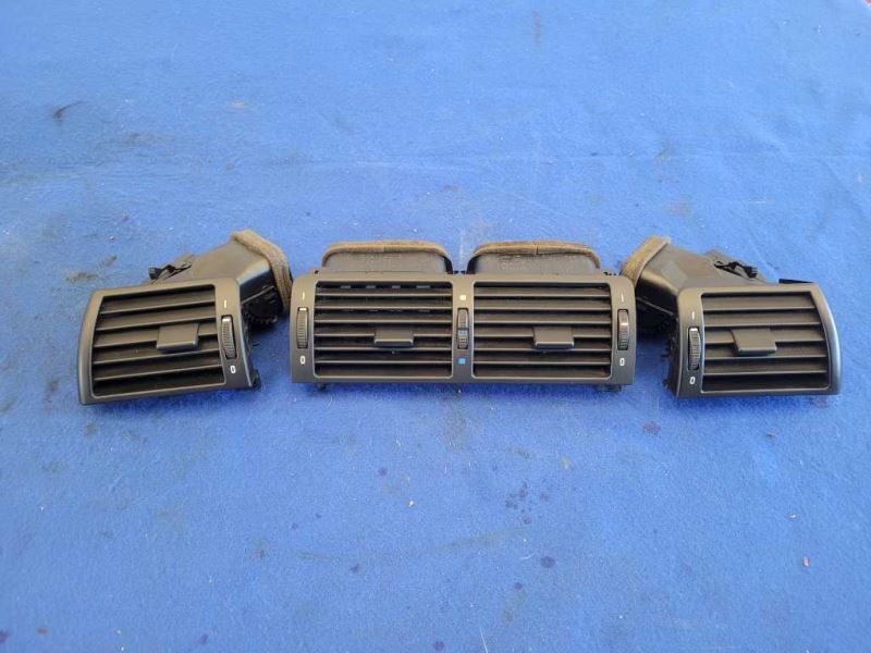 2001-2006 BMW M3 Convertible Air Vents Front Dash Duct HVAC 2451 - The Parts Farm