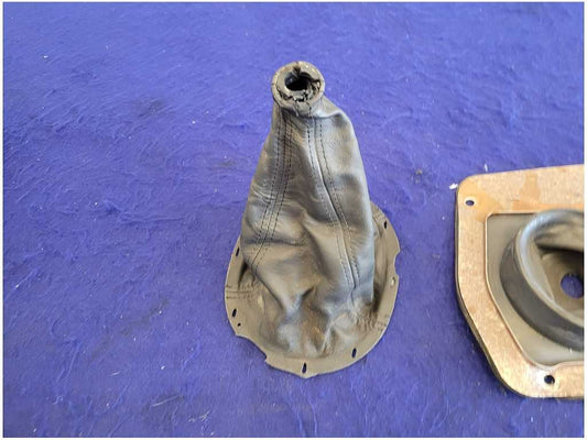 2003-2004 Ford Mustang Cobra SVT DOHC 4.6L Shifter Bezel Boot Tunnel Cover 2713