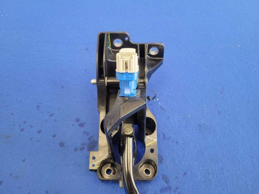 2015-2017 Ford Mustang GT S550 Brake Pedal Box Cage Automatic Transmission 2616