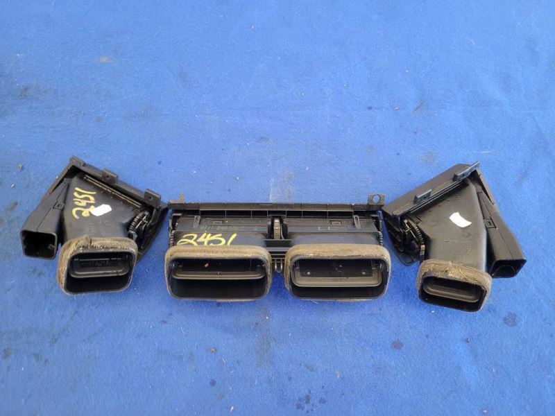 2001-2006 BMW M3 Convertible Air Vents Front Dash Duct HVAC 2451 - The Parts Farm