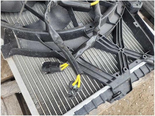 2003-2004 Ford Mustang Mach 1 4.6 M/T Radiator Fan Condenser Engine Cooling 2836