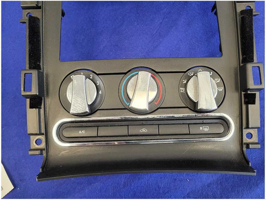 2005-2009 Ford Mustang GT Front Radio Bezel AC Controls Info Panel *Read 2870