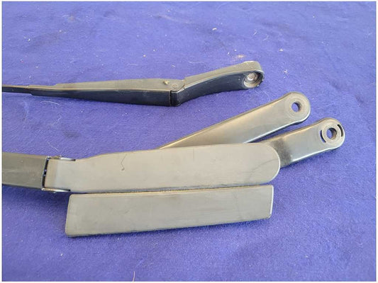 2011-2014 Porsche Cayenne 3.0L Windshield Wiper Arms Pair Front 2465
