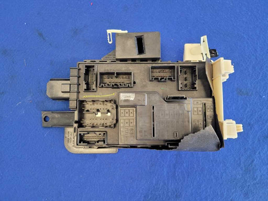 2010 Ford Mustang GT S197 Body Control Module BCM M/T Coupe Smart Box 2677