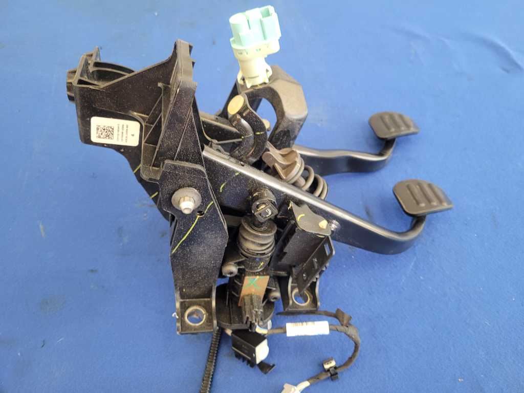 2018-2023 Ford Mustang GT S550 Pedal Cage Clutch Manual Transmission M/T 2644 - The Parts Farm