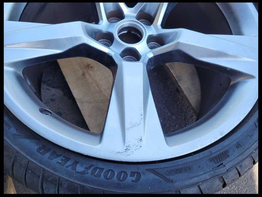 2016-2023 Chevrolet Camaro SS Rear Wheel 20x9-1/2 5 Spoke Silver Scuffs Tire