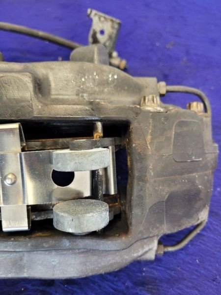 2010-2015 Chevrolet Camaro SS Front Driver Left Brake Caliper Opt L99 Brembo - The Parts Farm