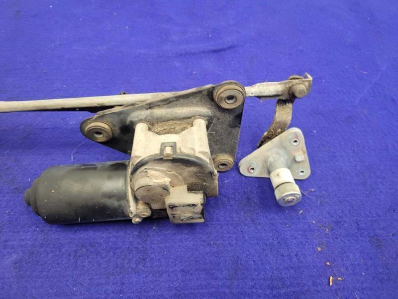 1994-1995 Ford Mustang Cobra GT Motor Linkage Wiper Windshield Arm - The Parts Farm