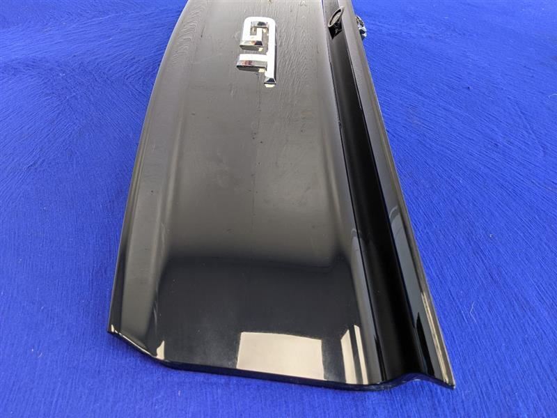 2015-2017 Ford Mustang GT Tail Finish Panel Black With Model Emblem OEM - The Parts Farm