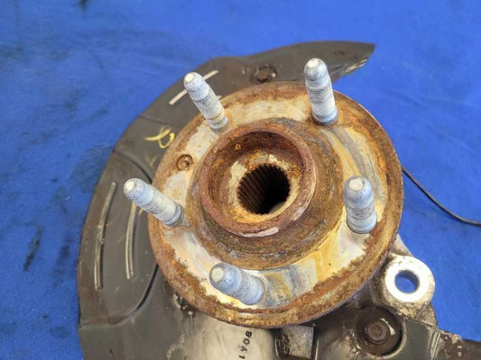 2010-2015 Chevrolet Camaro SS Driver Left Front Spindle Knuckle Hub 2472