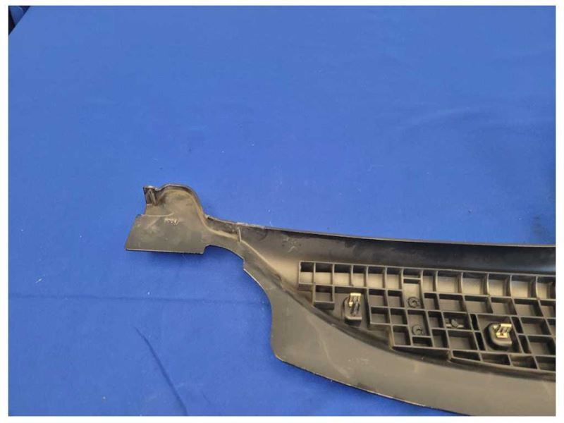2003-2006 Chevrolet SSR Pickup Truck Convertible Waterfall Trim Black 2432 - The Parts Farm