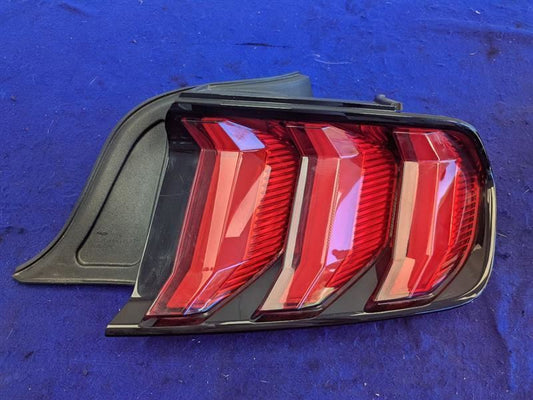 2018-2023 Ford Mustang GT S550 Passenger Right Taillight Lamp Brake Lens OEM - The Parts Farm
