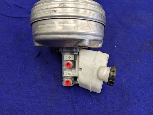 2018-2023 Ford Mustang GT S550 Power Brake Booster Master Cylinder No PP1