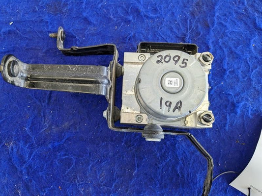 2018-2022 Ford Mustang GT S550 ABS Module Anti-Lock Pump Brake 2095