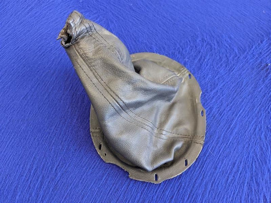 2003-2004 Ford Mustang Cobra SVT DOHC 4.6L Leather Shift Boot Shifter Bezel OEM