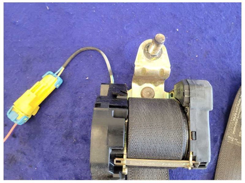 2003-2006 Chevrolet SSR Pickup Truck Passenger Front Seat Belt Retractor 2426 - The Parts Farm