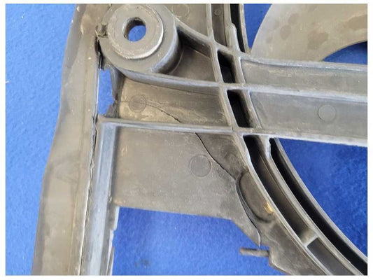 2001-2006 BMW M3 E46 M/T Coupe Front Fan Engine Cooling Blade *Broken* 2445