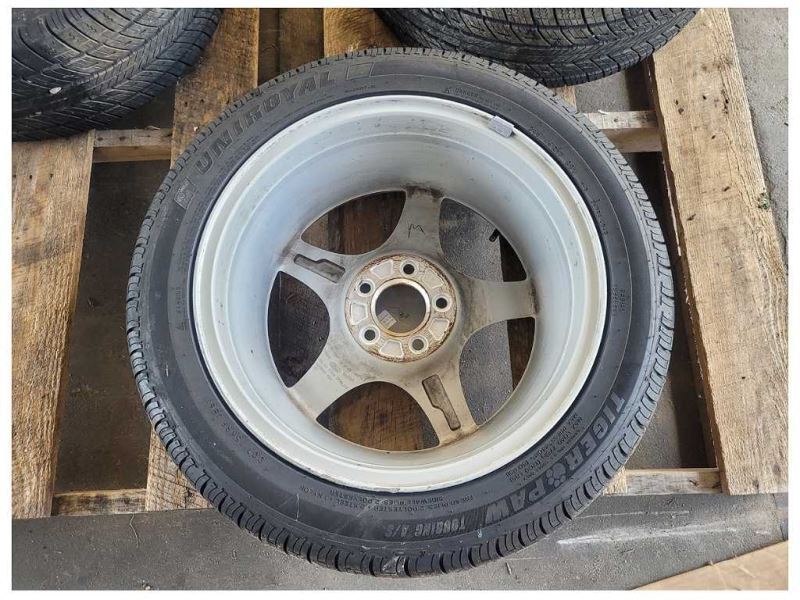 1994-2004 Ford Mustang GT Wheel 17x8 5 Spoke Silver Tire 2561 - The Parts Farm