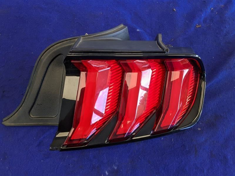 2018-2023 Ford Mustang GT S550 Passenger Right Taillight Lamp Brake Lens OEM - The Parts Farm