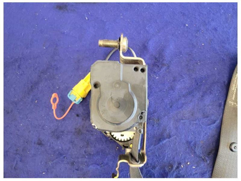 2003-2006 Chevrolet SSR Pickup Truck Passenger Front Seat Belt Retractor 2426 - The Parts Farm