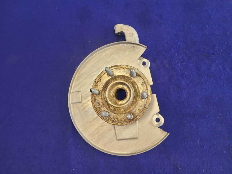 2019-2021 Chevrolet Silverado RST 6.2L 4x4 Driver Front Spindle Knuckle Hub 2099 - The Parts Farm